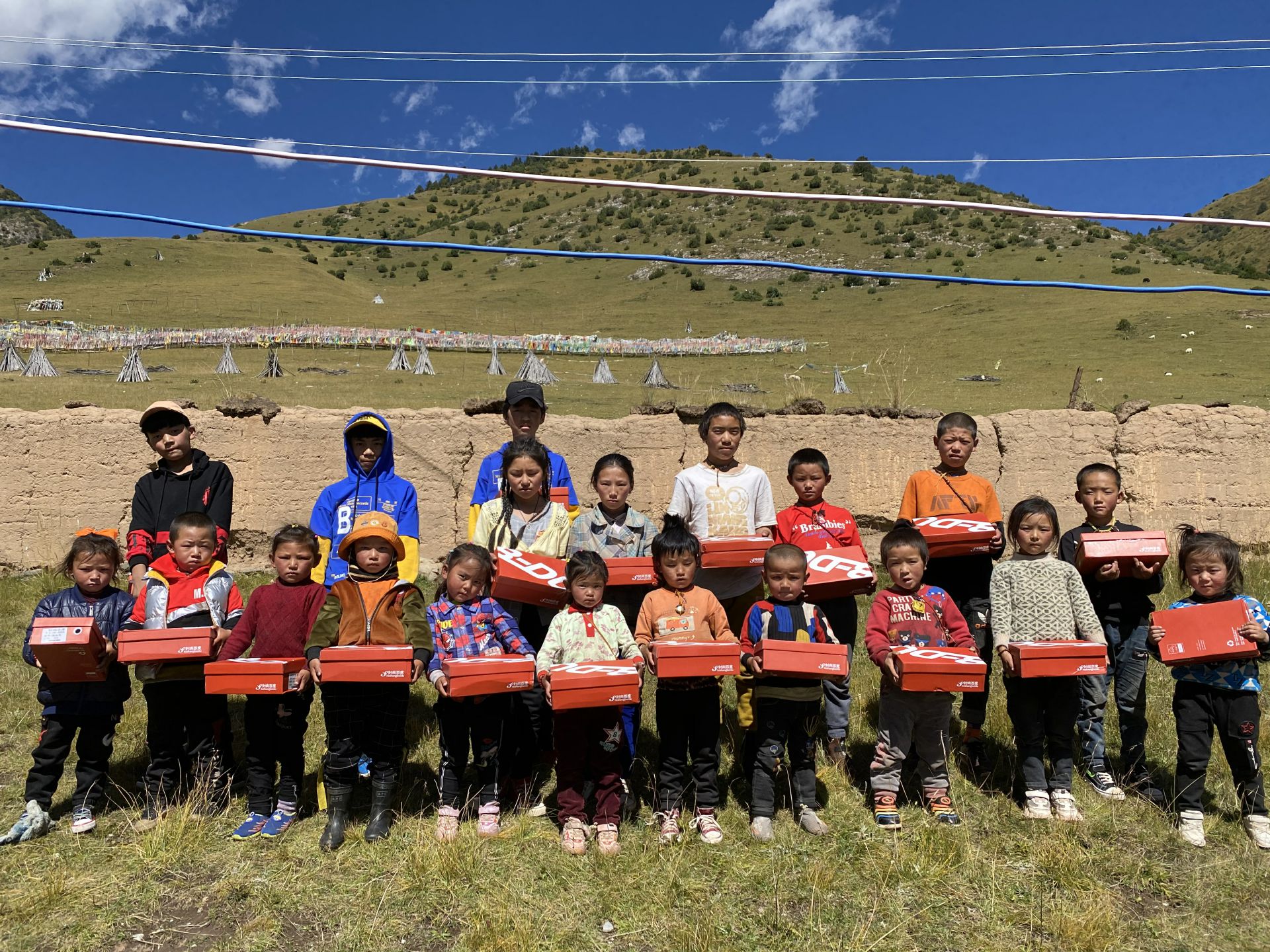 长春泰然智能生物科技有限公司公益回顾丨家国同欢月同圆 温暖满载甘孜州(图13) 长春泰然智能生物科技有限公司公益回顾丨家国同欢月同圆 温暖满载甘孜州(图13)